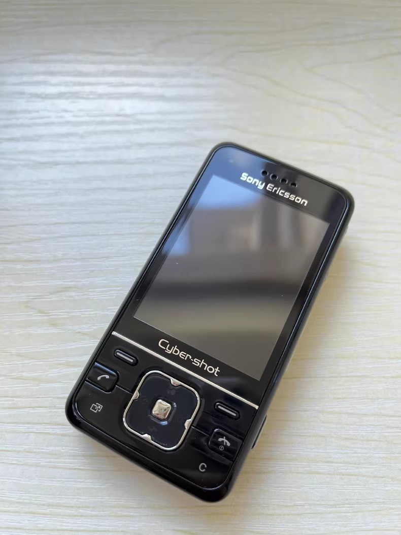 Sony Ericsson C903 2.4" 5MP 1000mAh Model Number C903 - Image 2