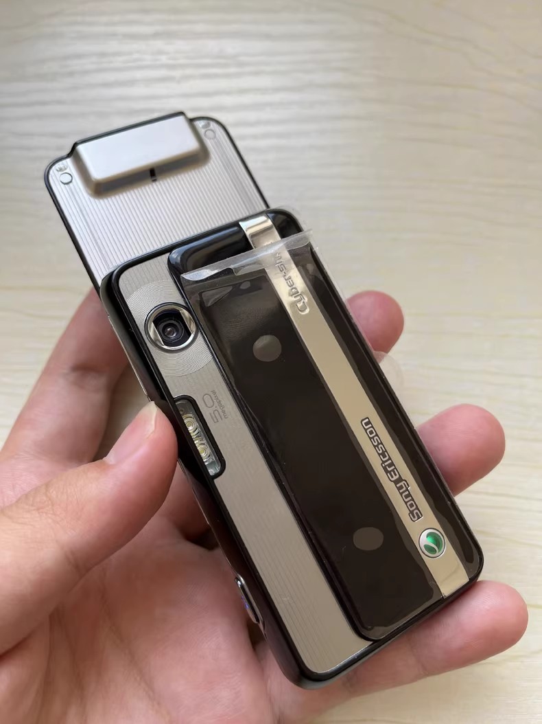 Sony Ericsson C903 2.4" 5MP 1000mAh Model Number C903 - Image 10