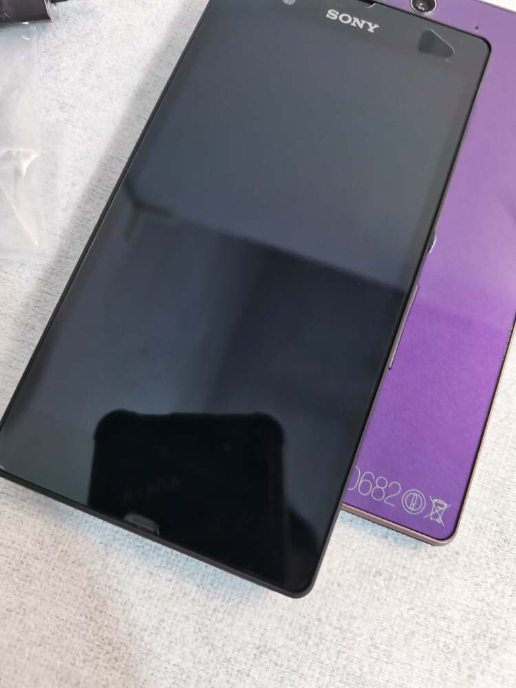 Sony Xperia Z C6603 Android 16GB 4G 5.0" Unlocked Smartphone fully functional Color Black - Image 9