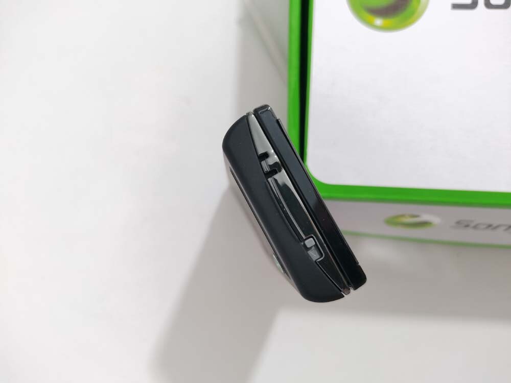 Sony Ericsson G705 Bluetooth 3MP Wi-Fi GPS Unlocked 3G CellPhoneTested Color Black Battery 1*Battery - Image 5