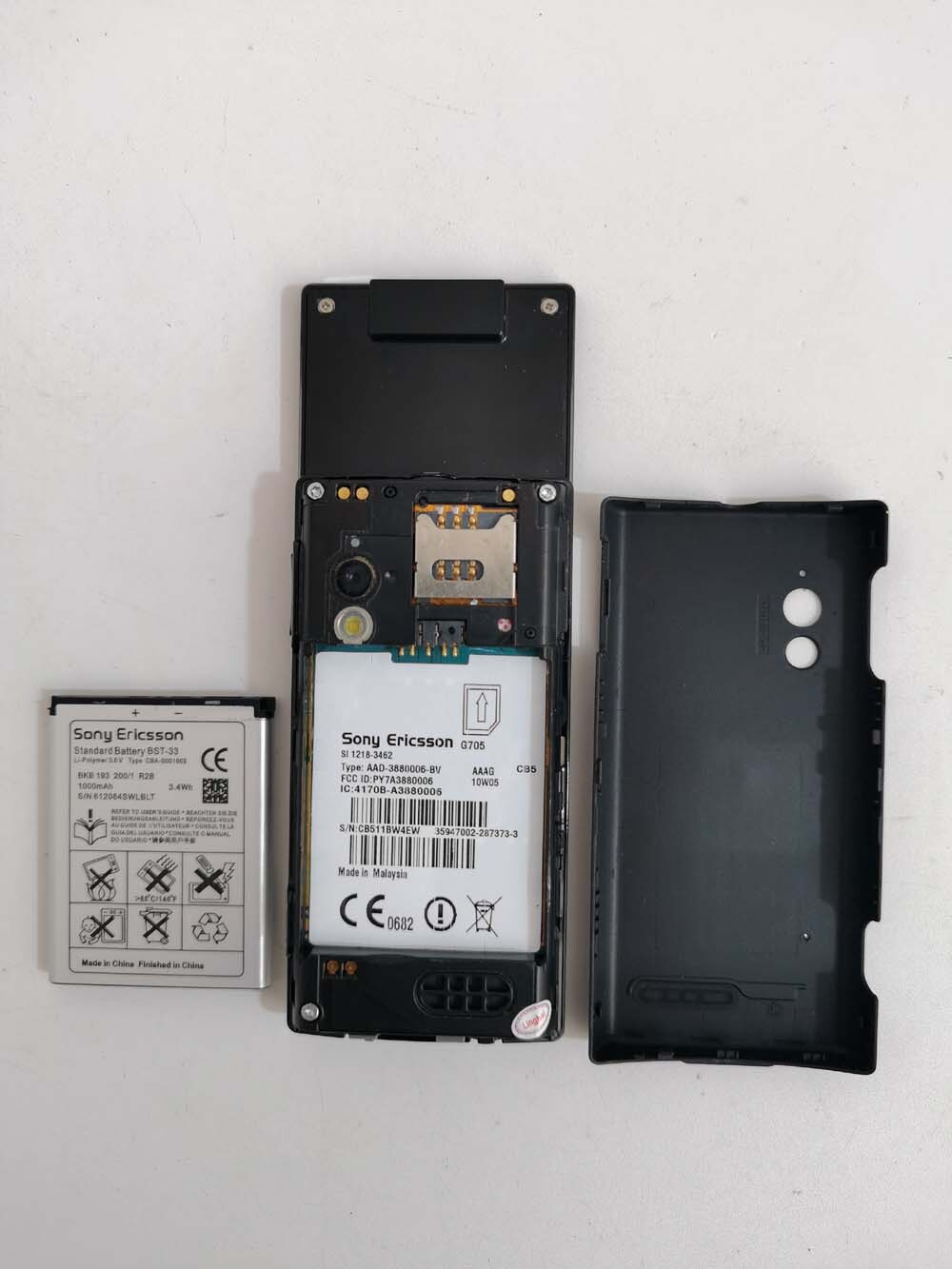 Sony Ericsson G705 Bluetooth 3MP Wi-Fi GPS Unlocked 3G CellPhoneTested Color Black Battery 1*Battery - Image 8