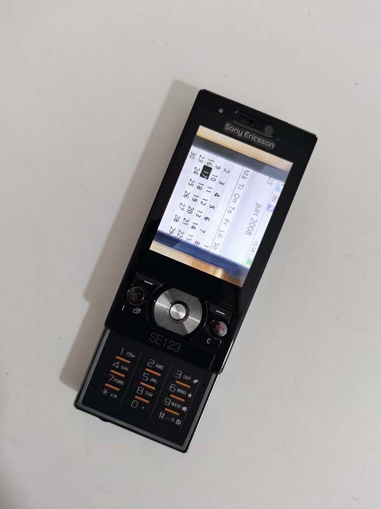 Sony Ericsson G705 Bluetooth 3MP Wi-Fi GPS Unlocked 3G CellPhoneTested Color Black Battery 1*Battery - Image 10
