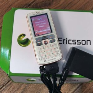 Unlocked Sony Ericsson W700i W700, Carolina 2G GSM Feature phone 34MB battery With one battery