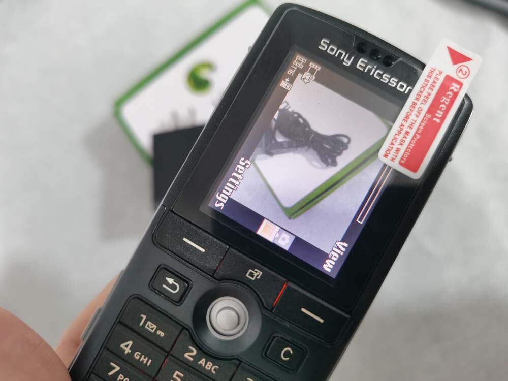 Sony Ericsson K750i - Unlocked Mobile Phone Bundle Description 1*battery - Image 3