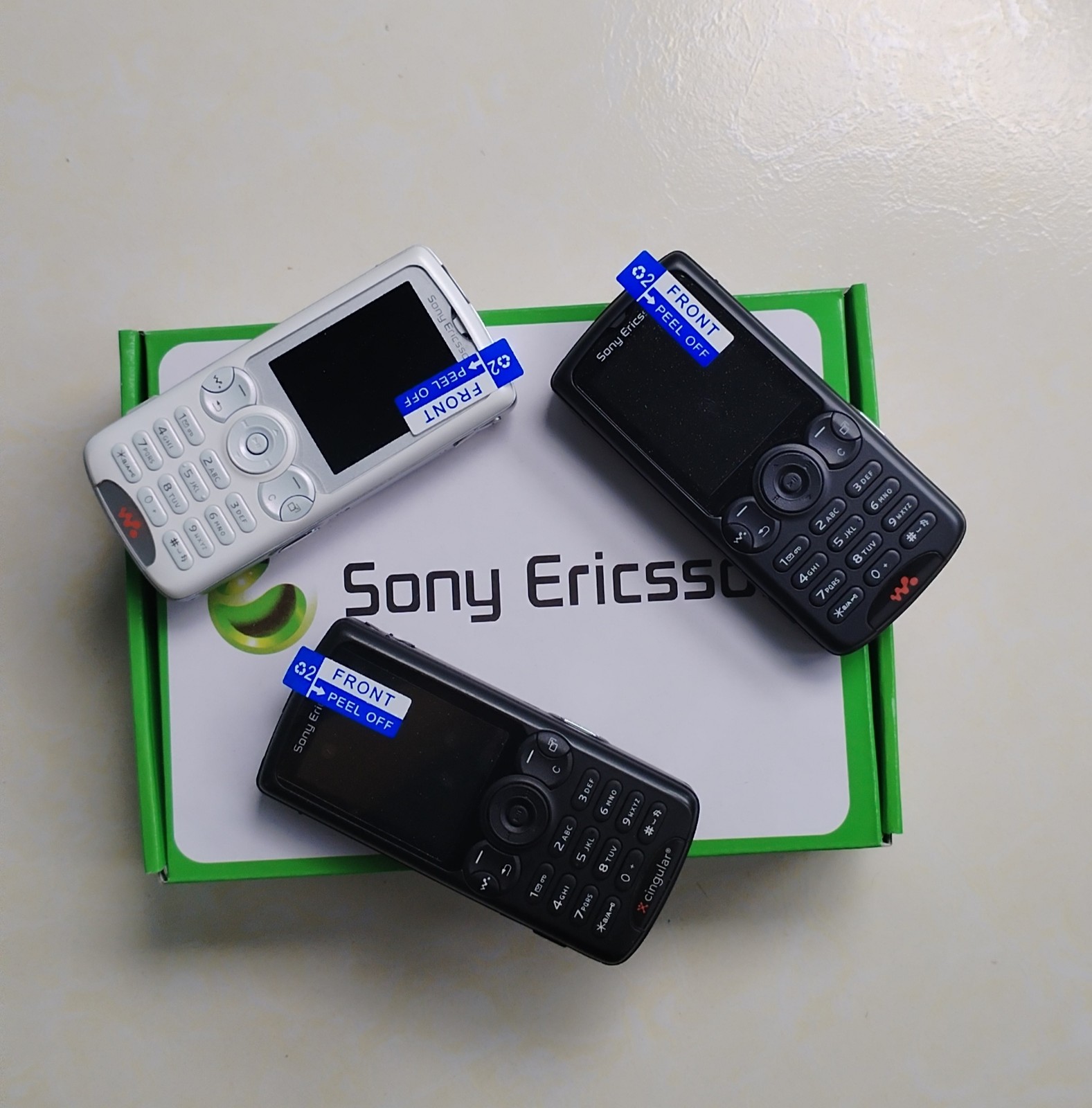 Sony Ericsson Walkman W810i - random color Cellular keyboard phone - Image 4