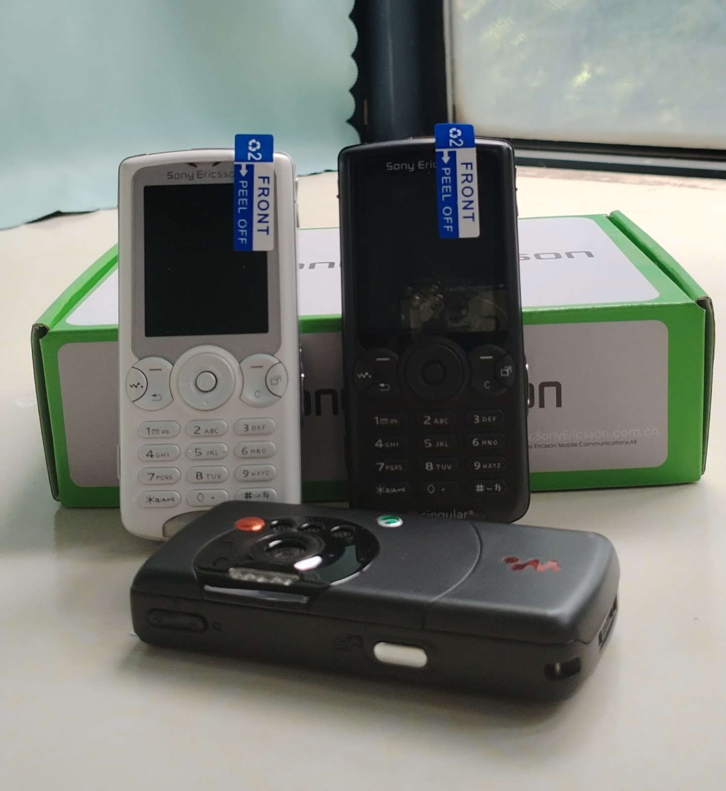 Sony Ericsson Walkman W810i - random color Cellular keyboard phone - Image 6