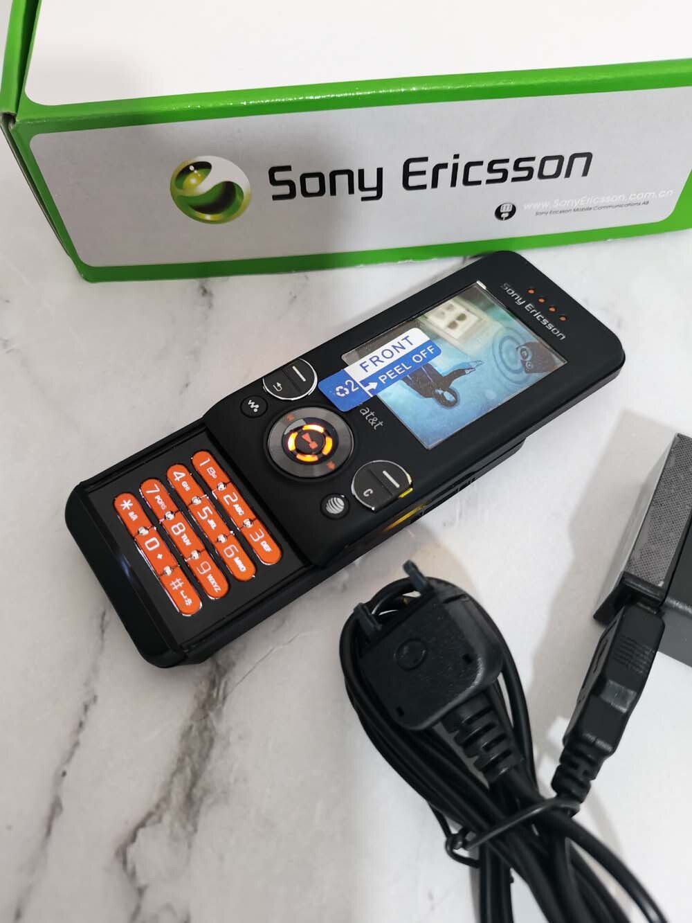 Original Sony Ericsson W580i Walkman - Unlocked 2G netwroks Cellular Phone Color Black - Image 4