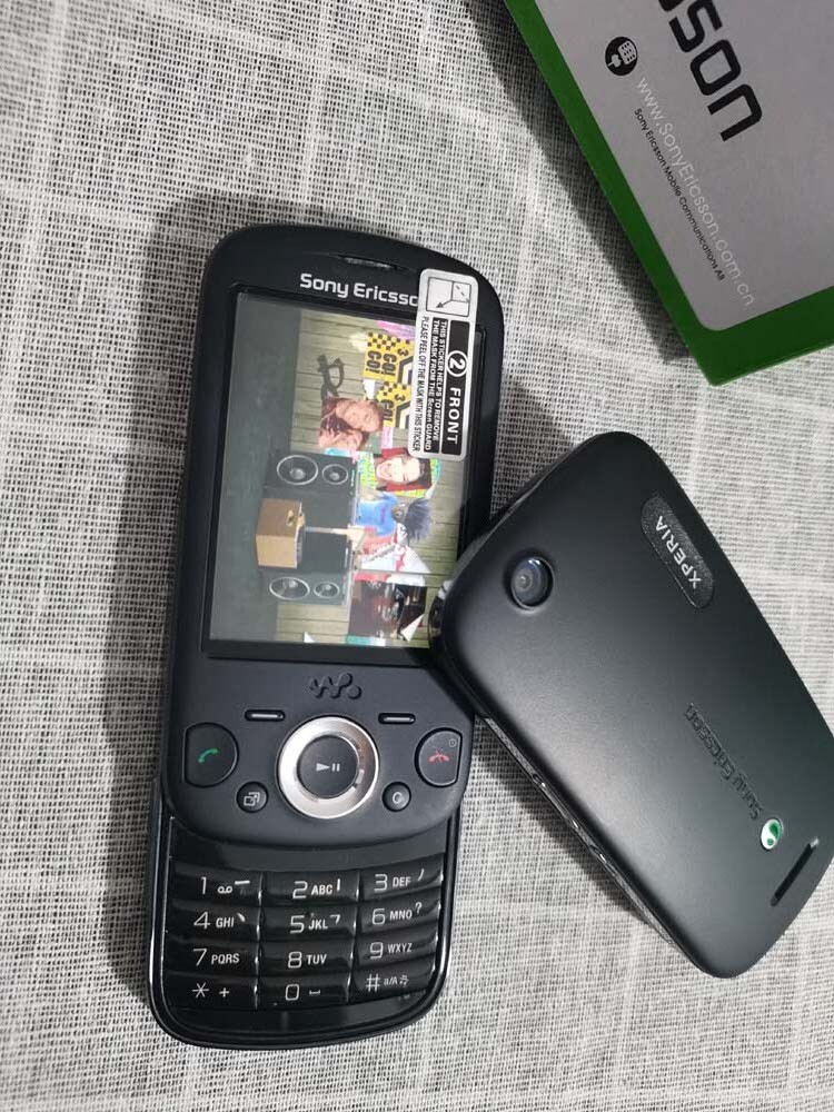 Sony Ericsson W20i / W20 Black GSM Mobile Slide Phone -Unlocked Bundle Description 1*battery