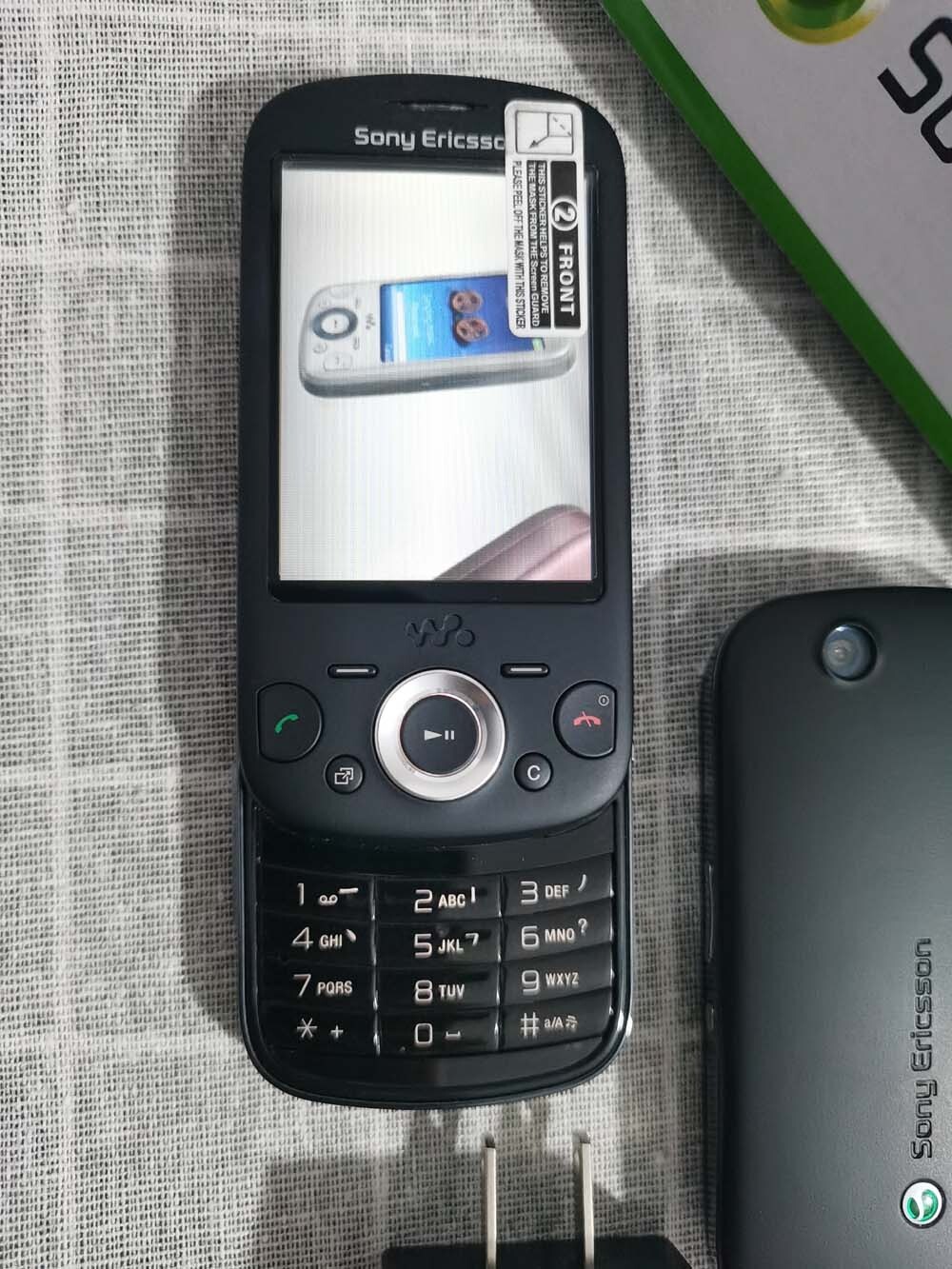 Sony Ericsson W20i / W20 Black GSM Mobile Slide Phone -Unlocked Bundle Description 1*battery - Image 2