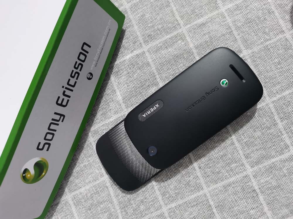 Sony Ericsson W20i / W20 Black GSM Mobile Slide Phone -Unlocked Bundle Description 1*battery - Image 14