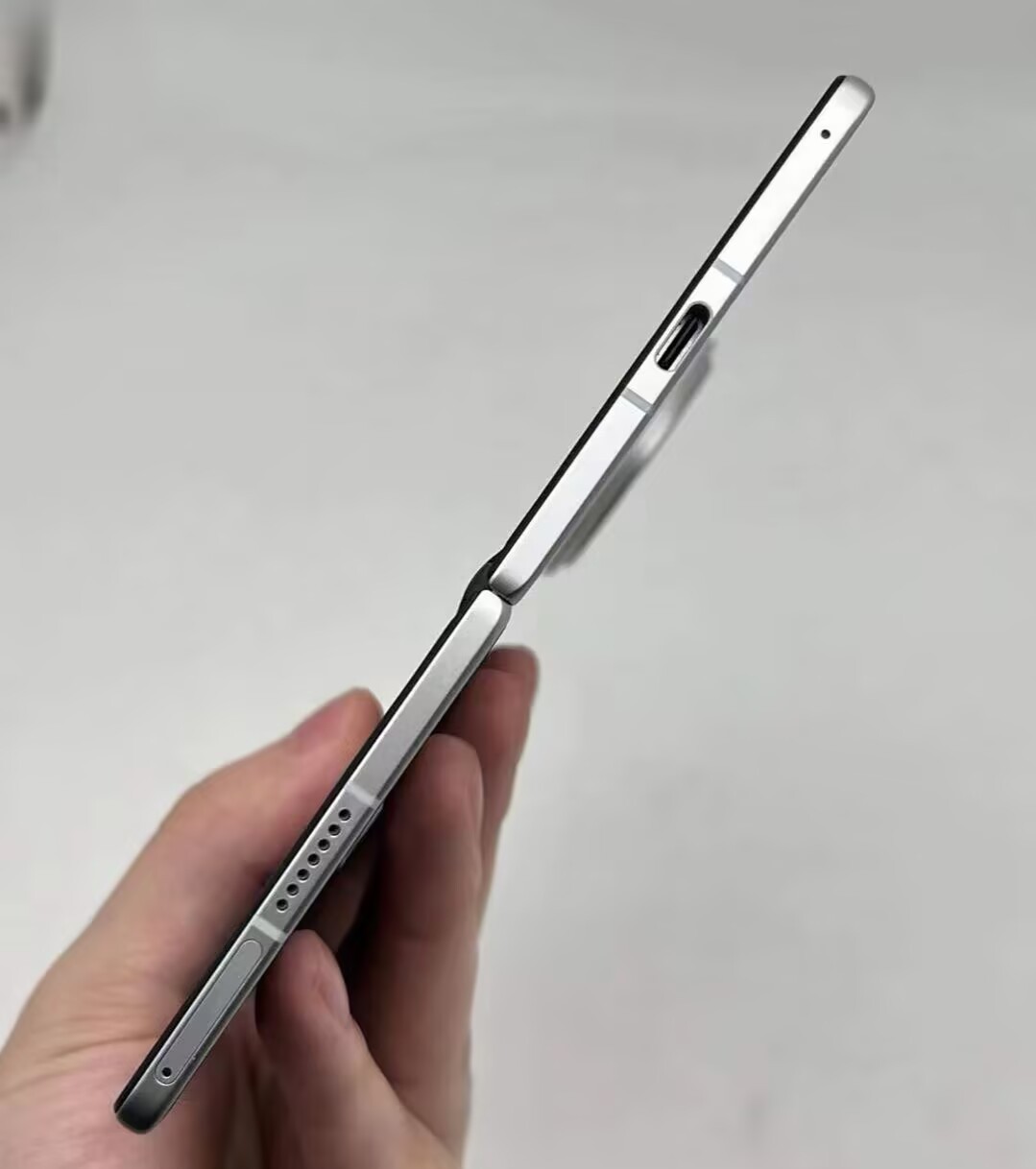 Klappbar vivo X Fold3 8.03" 50MP 256GB 512GB 1TB Snapdragon Android 14 CNversion Color Random color Charger Included Yes storage 12GB+256GB - Image 9