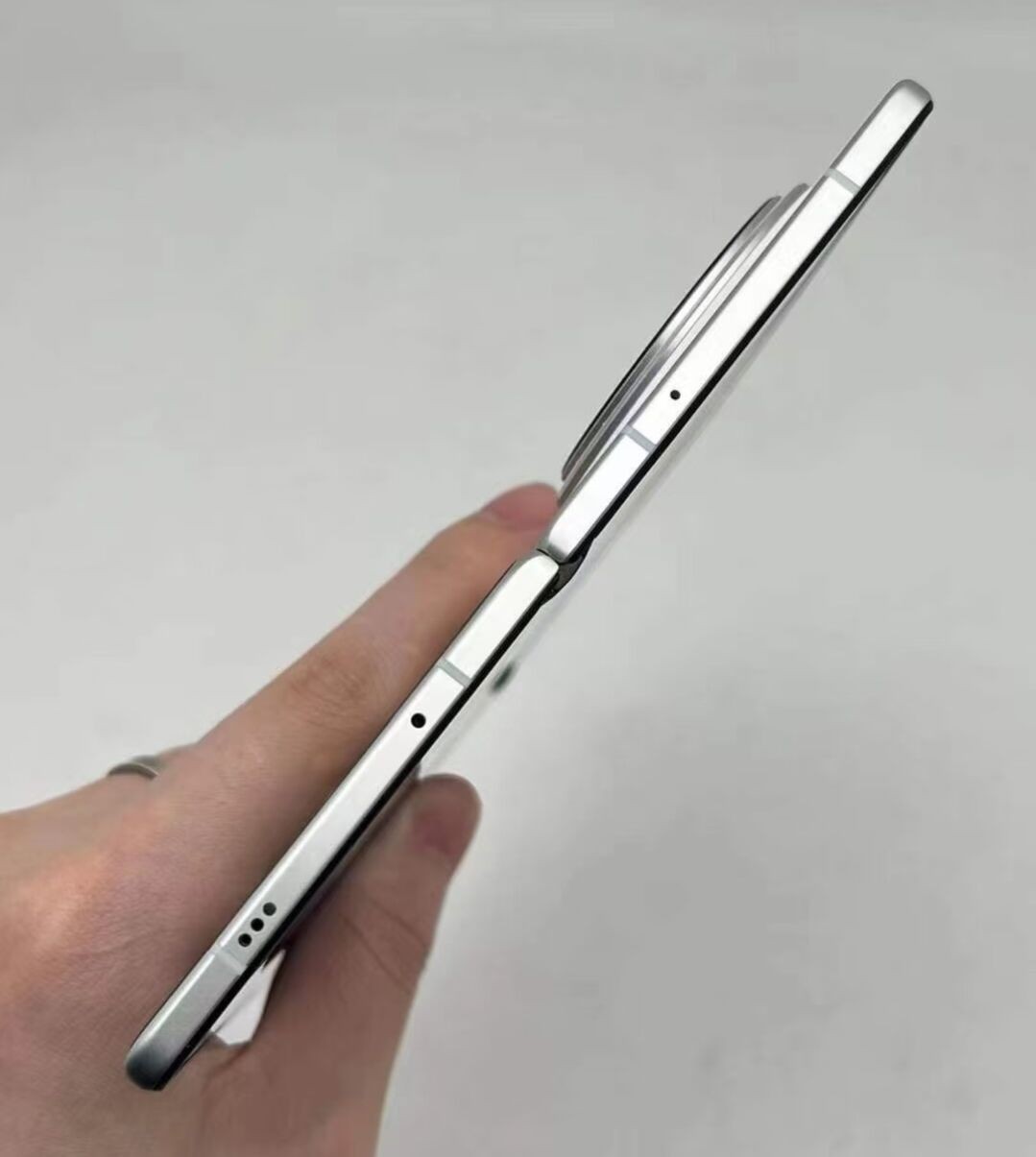 Klappbar vivo X Fold3 8.03" 50MP 256GB 512GB 1TB Snapdragon Android 14 CNversion Color Random color Charger Included Yes storage 12GB+256GB - Image 10