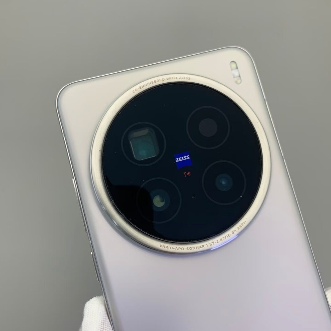 vivo X200 Pro 5G 6.78" 200MP 256/ 512GB 1TB Dimensity 9400 Android 15 CN version Charger Included Yes storage 12GB+256GB - Image 8