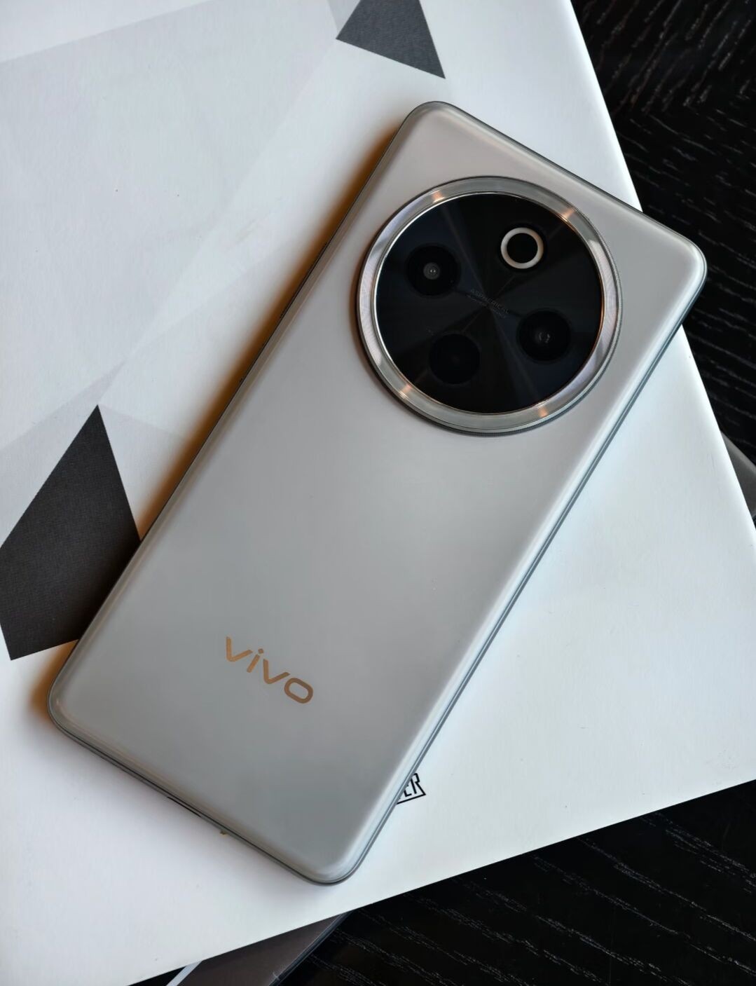 vivo Y300 Pro 5G 6.77" 50MP Android 256GB 512GB Snapdragon 6 Gen 1 SmartPhone Couleur Please note the color Capacité de stockage 8+128GB - Image 2