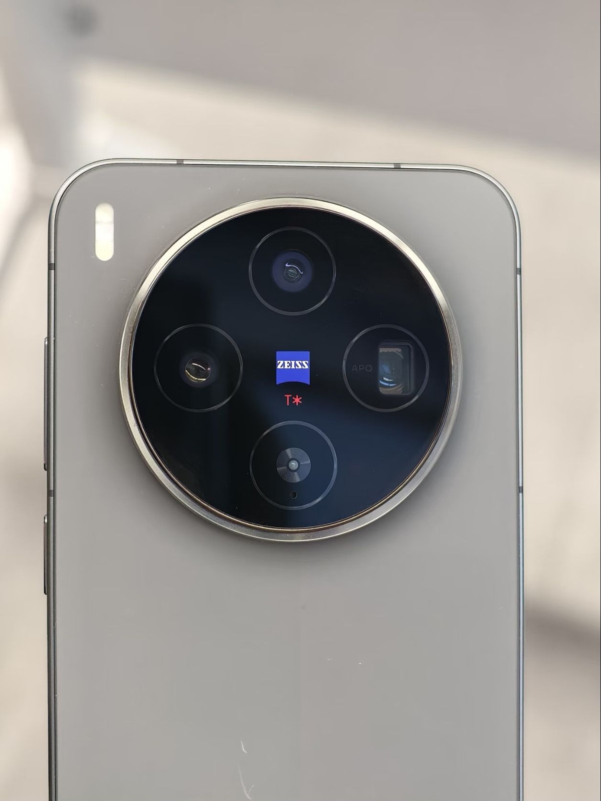 Vivo X300 5G 6.31" 50MP Mediatek Dimensity 9500 256GB/512GB/1TB Google unlocked storage 256GB 12GB RAM colors random colors - Image 7