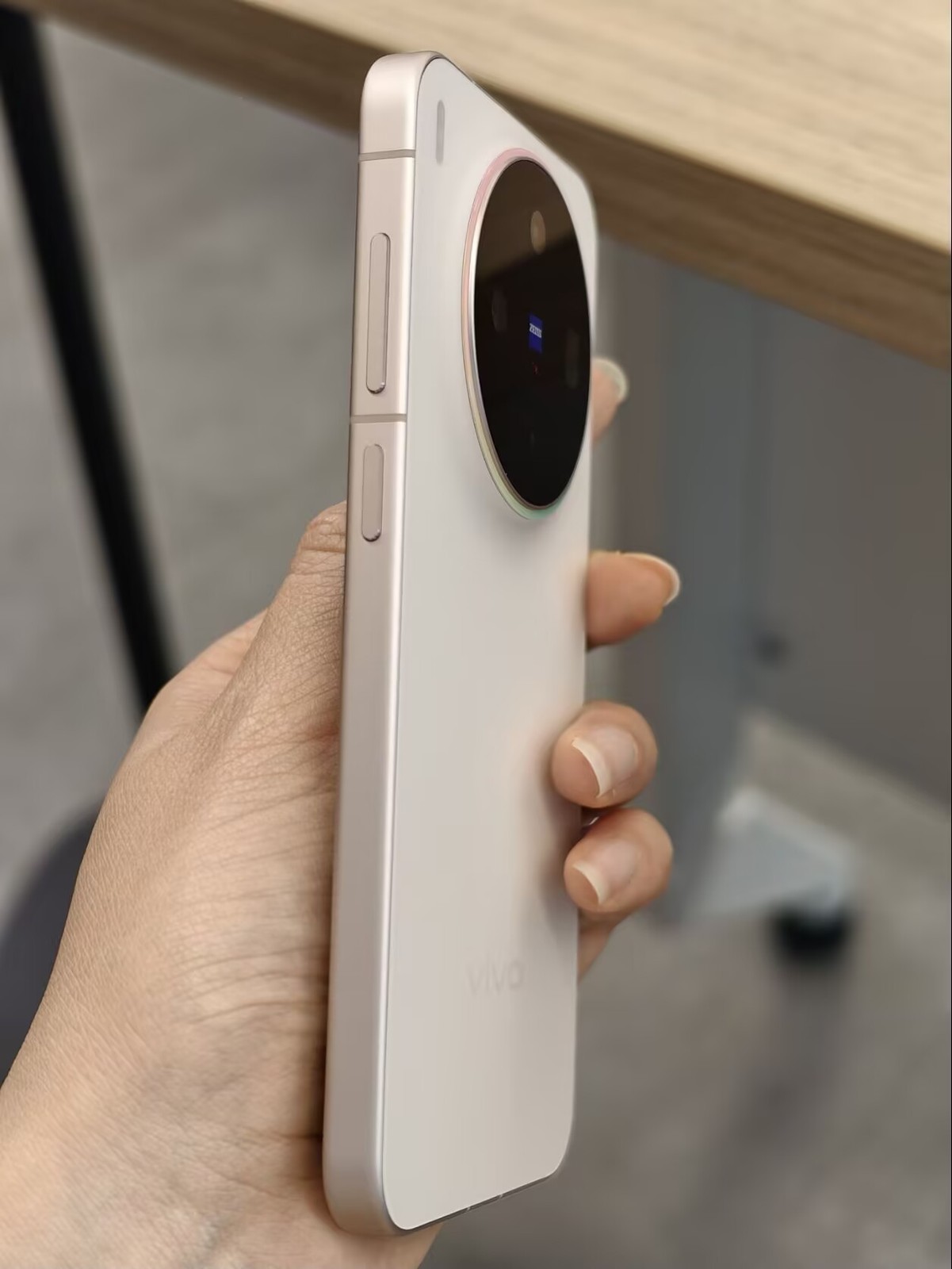 Vivo X300 5G 6.31" 50MP Mediatek Dimensity 9500 256GB/512GB/1TB Google unlocked storage 256GB 12GB RAM colors random colors - Image 9