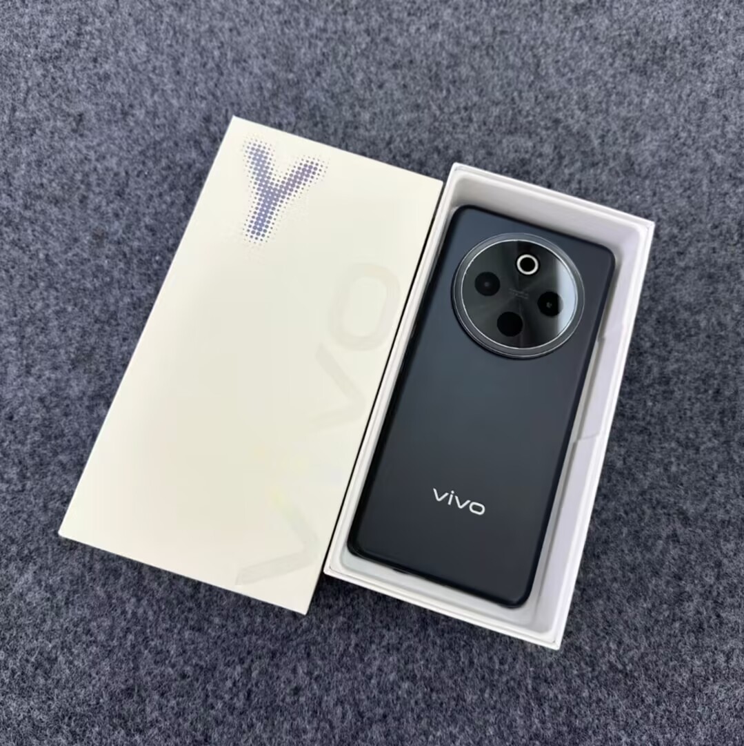 vivo Y300 Pro+ 5G 6.77" 50MP Android 15 Snapdragon 7s Gen 3 SmartPhone 7300mAh Couleur Random Color Capacité de stockage 8+128GB - Image 3