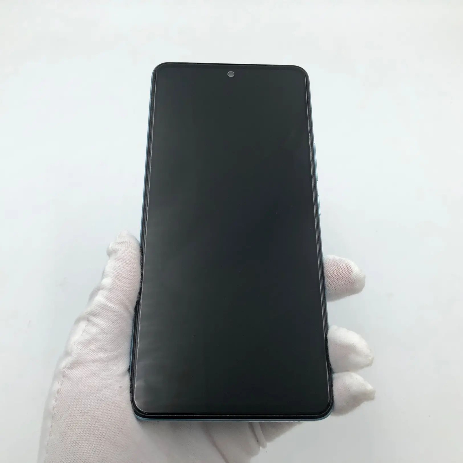 vivo iQOO Neo 6 6.62 " 64 MP Android 12 Snapdragon 870 5G 256 GB 12 GB RAM Color Random color Charger Included Yes storage 8GB+256GB - Image 3