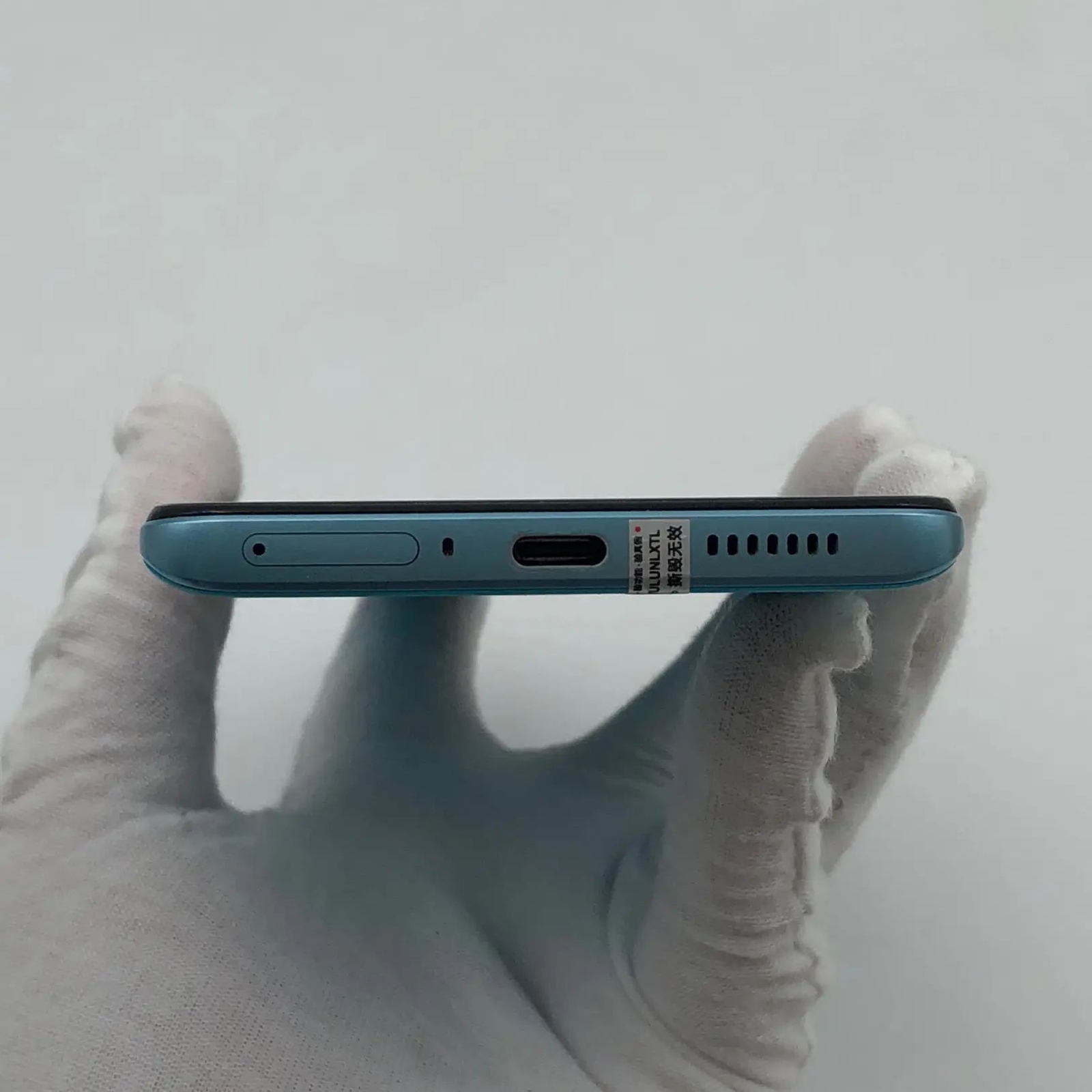 vivo iQOO Neo 6 6.62 " 64 MP Android 12 Snapdragon 870 5G 256 GB 12 GB RAM Color Random color Charger Included Yes storage 8GB+256GB - Image 4