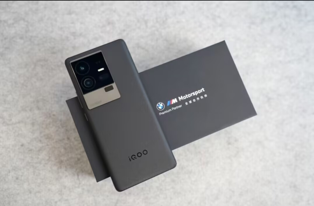 vivo iQOO 11 Pro 5G 6.78" 50MP Android 13 Snapdragon 8 Gen 2 4700mAh unlocked Charger Included Yes storage 12GB+256GB - Image 3