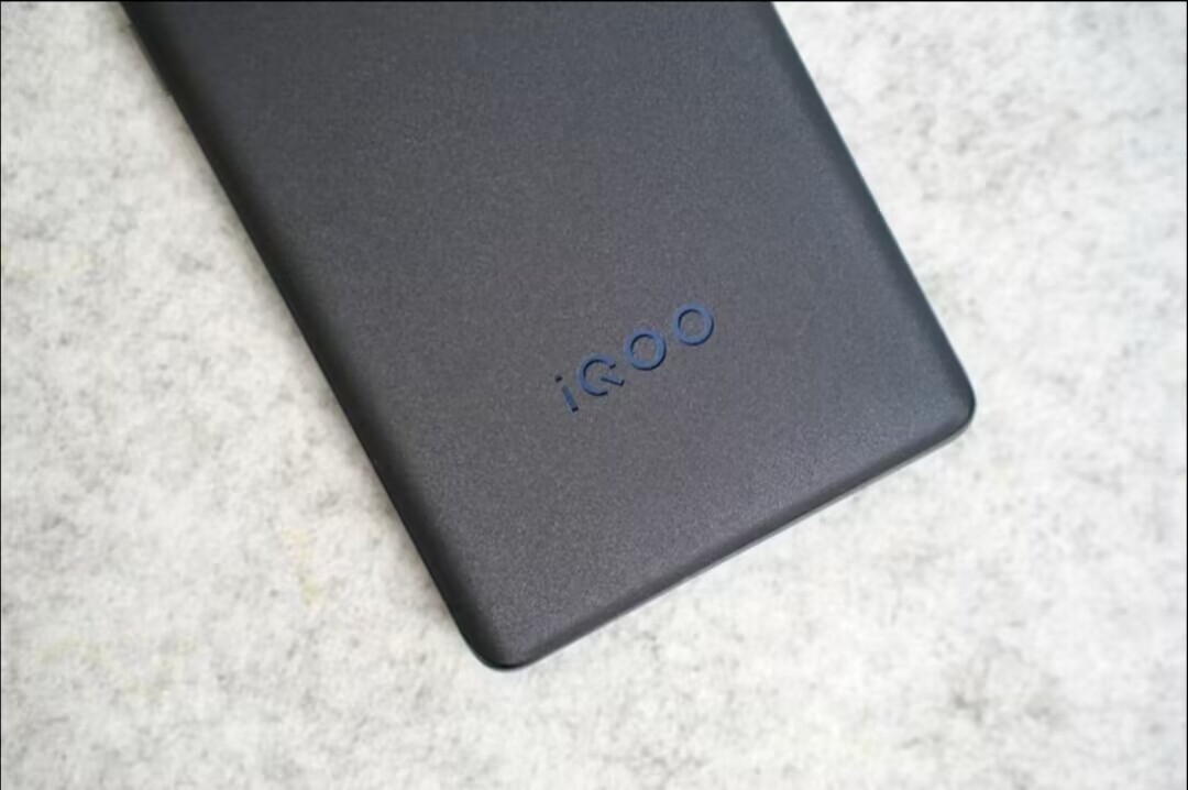 vivo iQOO 11 Pro 5G 6.78" 50MP Android 13 Snapdragon 8 Gen 2 4700mAh unlocked Charger Included Yes storage 12GB+256GB - Image 7