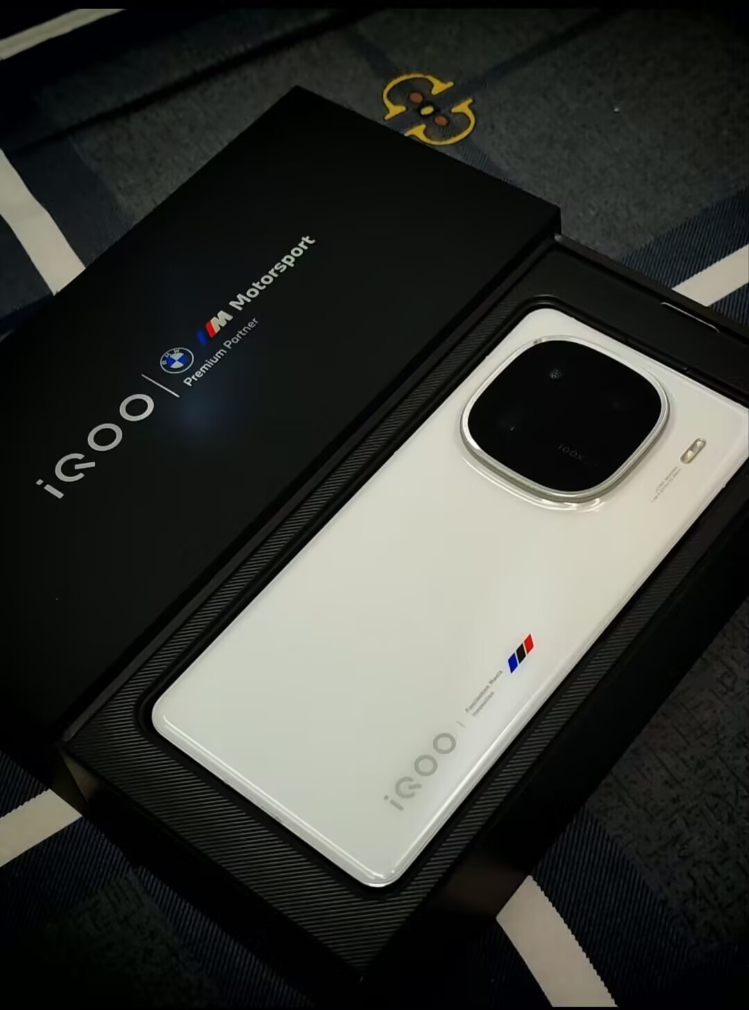 vivo iQOO 12 5G 6.78" 64MP 256GB 512GB 1TB Snapdragon Android 14 5000mAh storage 12+256GB Colour Random color