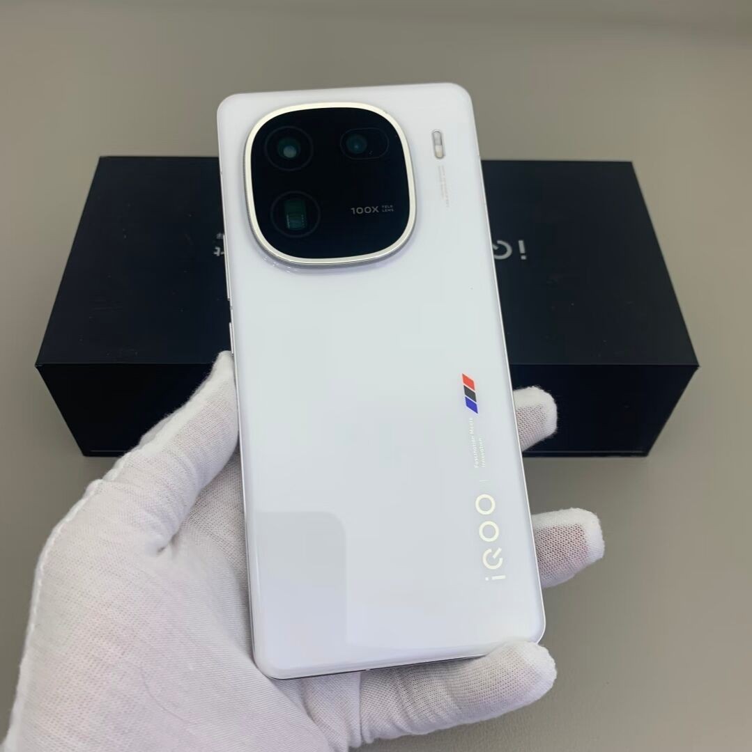 vivo iQOO 12 5G 6.78" 64MP 256GB 512GB 1TB Snapdragon Android 14 5000mAh storage 12+256GB Colour Please note the color。 - Image 5
