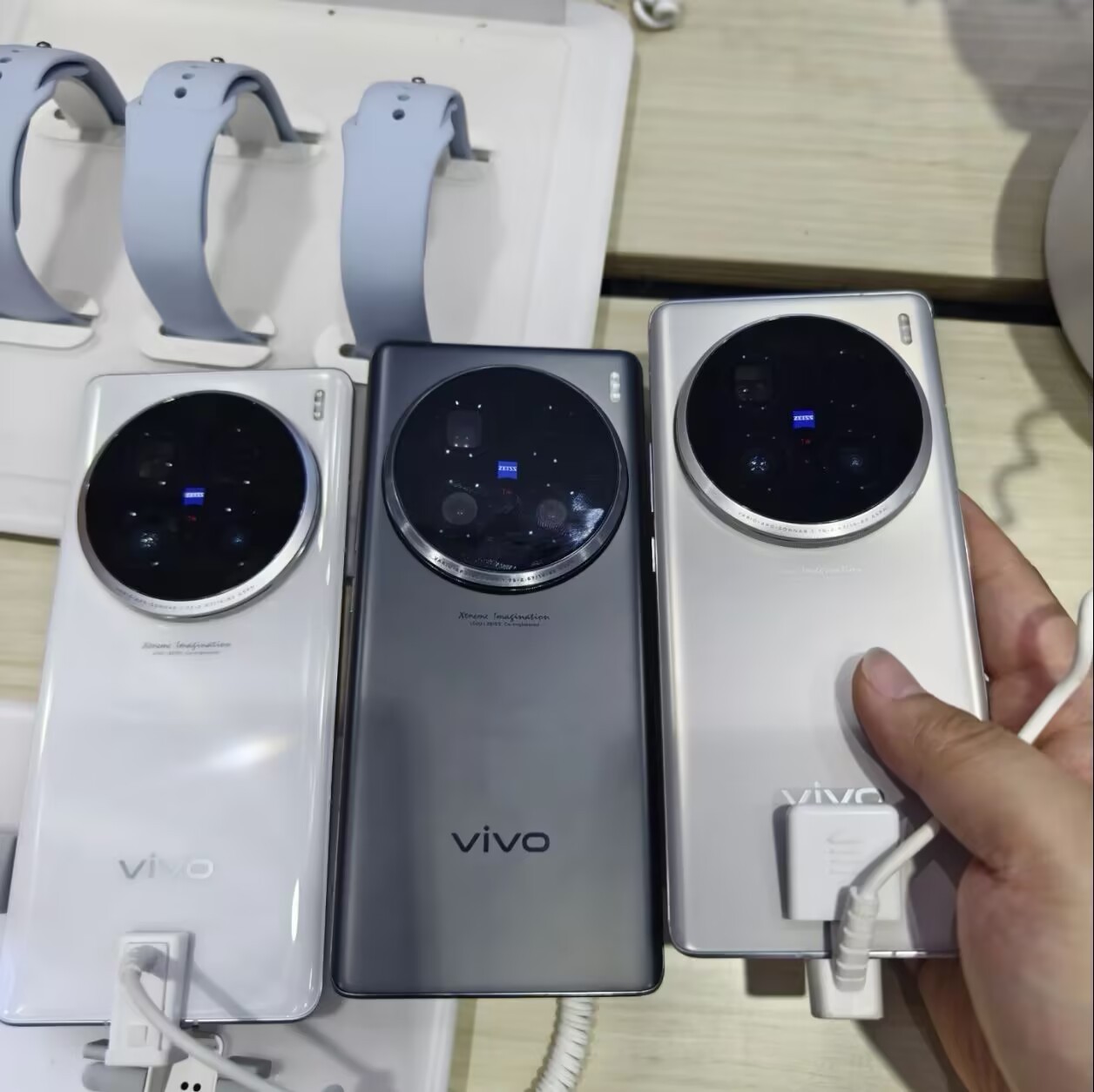 vivo X100 Ultra 5G 6.78" 200MP 256GB 512GB 1TBSnapdragon 8 Android in order Charger Included Yes storage 12GB+256GB