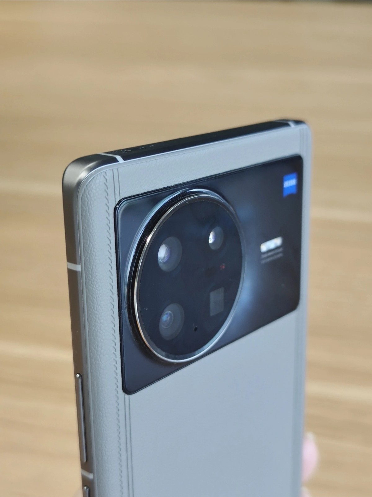vivo X Note 6.0" 50MP 256GB 512GB vivo X Note Android 12 CN version Color Random color Charger Included Yes storage 8GB+256GB - Image 6