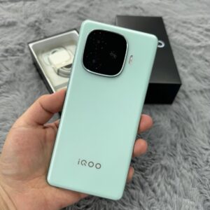 VIVO iQOO Z9 Turbo 5GB Android Unlocked Snapdragon 8s Gen 3 Smartphone Color random color Storage Capacity 12+256GB
