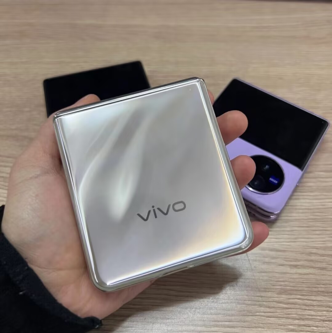 Small screen dual folding vivo X Flip 6.74"256GB/512GB Google CN version Android in order Charger Included Yes storage 12GB+256GB