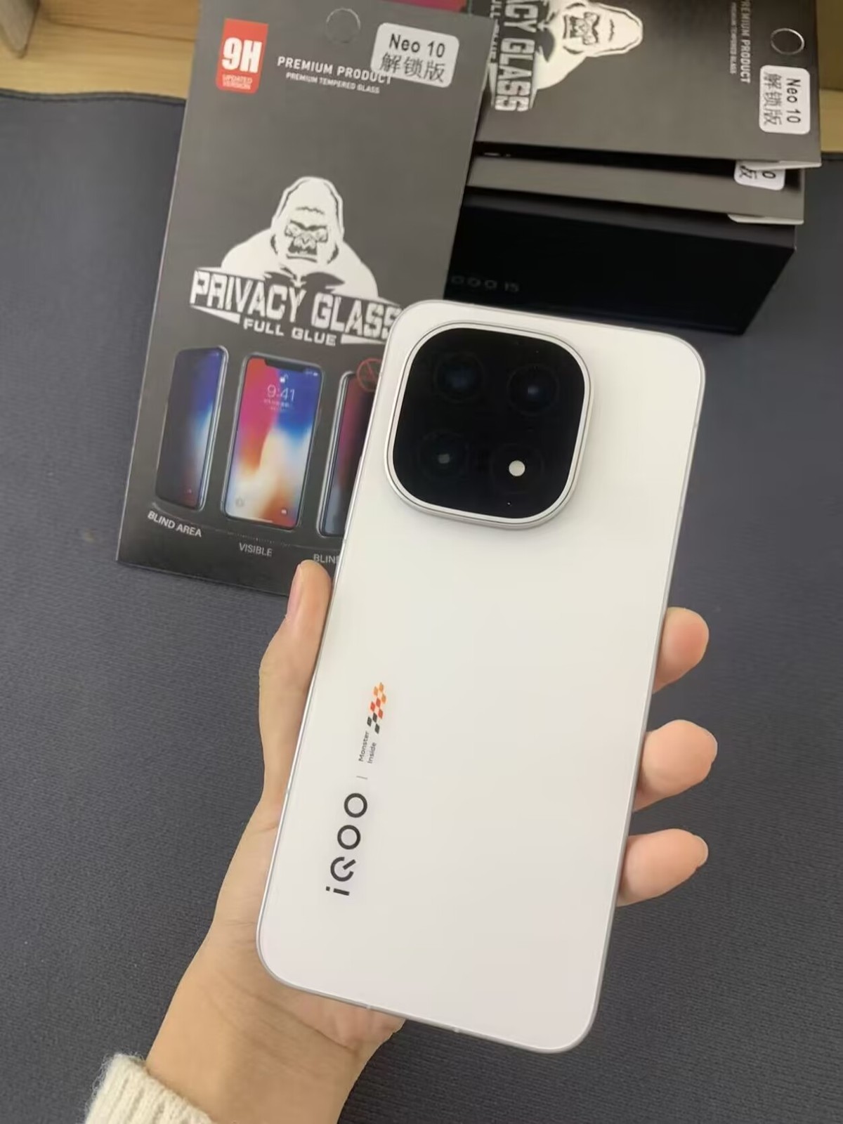 vivo iQOO 15 5G 6.85" 50MP Snapdragon 8 Elite Gen 5 7000mAh Android Unlocked storage 12+256GB Colour color random or noted when placing an order - Image 2