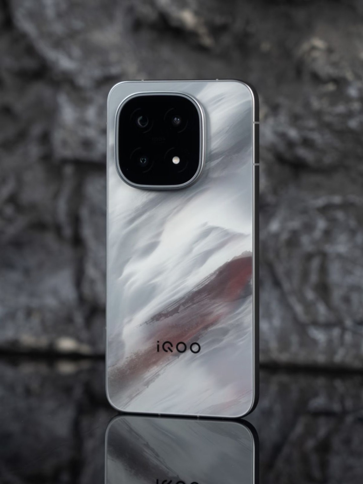 vivo iQOO 15 5G 6.85" 50MP Snapdragon 8 Elite Gen 5 7000mAh Android Unlocked storage 12+256GB Colour color random or noted when placing an order - Image 3