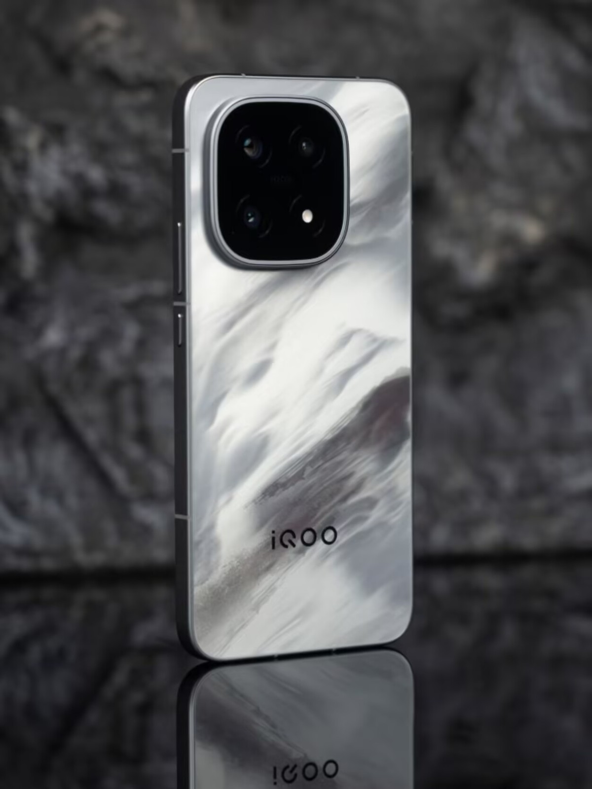 vivo iQOO 15 5G 6.85" 50MP Snapdragon 8 Elite Gen 5 7000mAh Android Unlocked storage 12+256GB Colour color random or noted when placing an order - Image 4