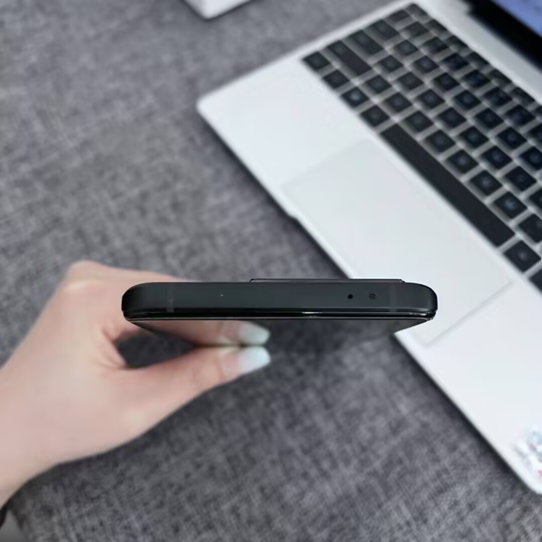 vivo iQOO 11 5G 6.78" Snapdragon 8 Gen 2 5000mAh Android unlocked storage 8+256GB Colour Track Edition - Image 3