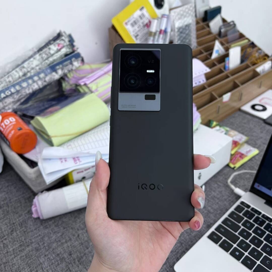 vivo iQOO 11 5G 6.78" Snapdragon 8 Gen 2 5000mAh Android unlocked storage 8+256GB Colour Track Edition - Image 6