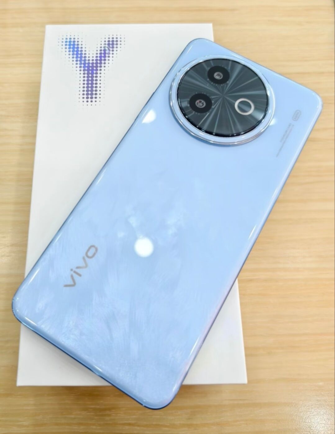 vivo Y300i 5G 6.68" 50MP Android 15 256/512GB Snapdragon 4 Gen SmartPhone Couleur Random Color Capacité de stockage 12+256GB - Image 3
