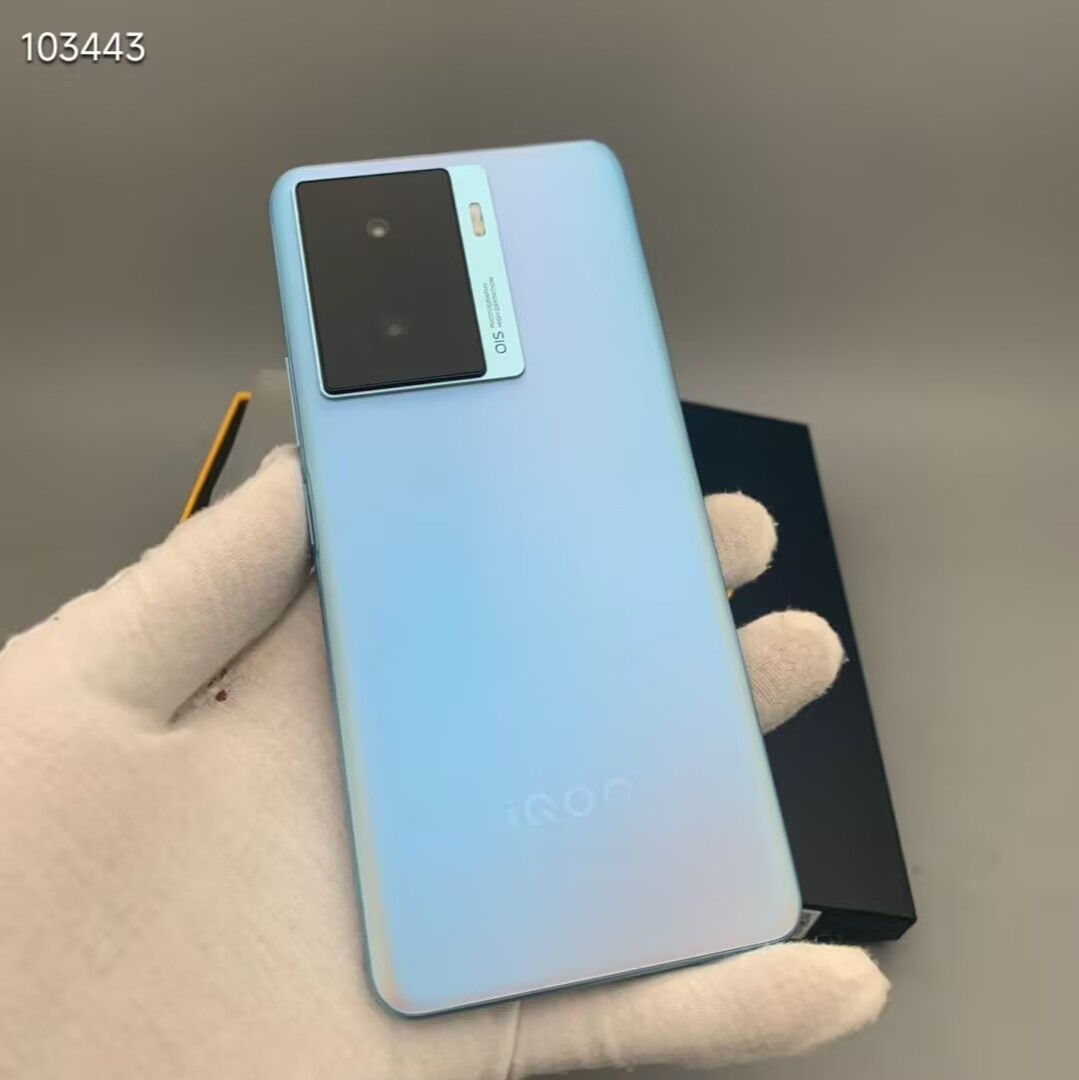 vivo iQOO Z7 6.38" 64MP 256GB Mediatek Dimensity 920 Android 13 CN version Color Random Color Charger Included Yes storage 8GB+256GB