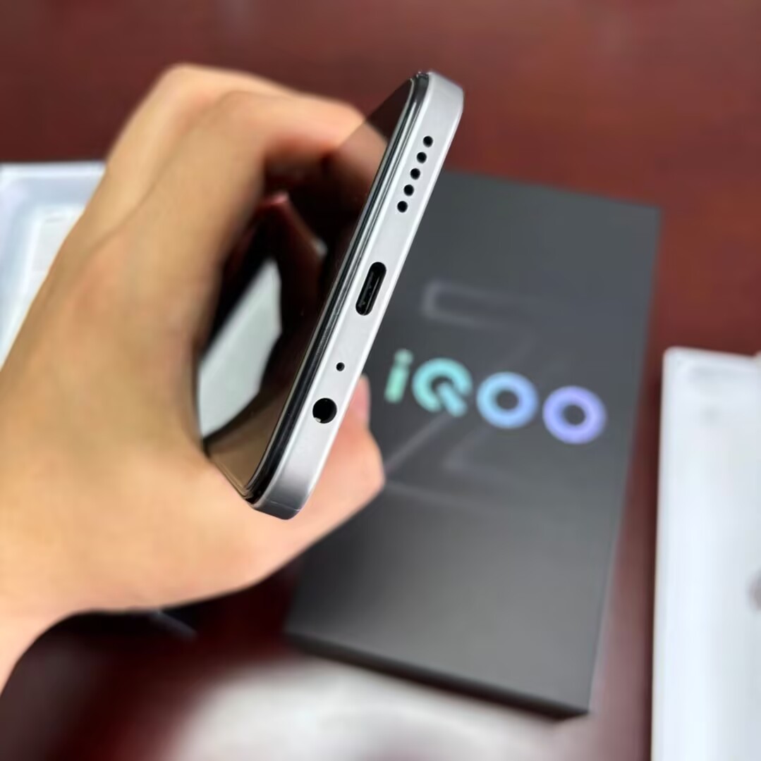vivo iQOO Z9x 6.72" 50MP 128GB 256GB Snapdragon 6 Gen1 Android 14 CN version Color Random Color Charger Included Yes storage 8GB+128GB - Image 4