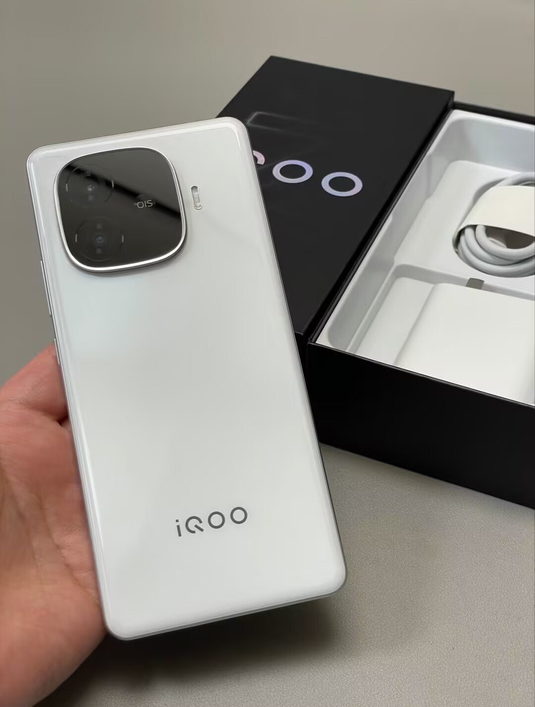 vivo iQOO Z9 Turbo+ 5G 6.78"50MP Mediatek Dimensity 9300+ Android 14 Smartphone storage 12+256GB Colour Please note the color - Image 2