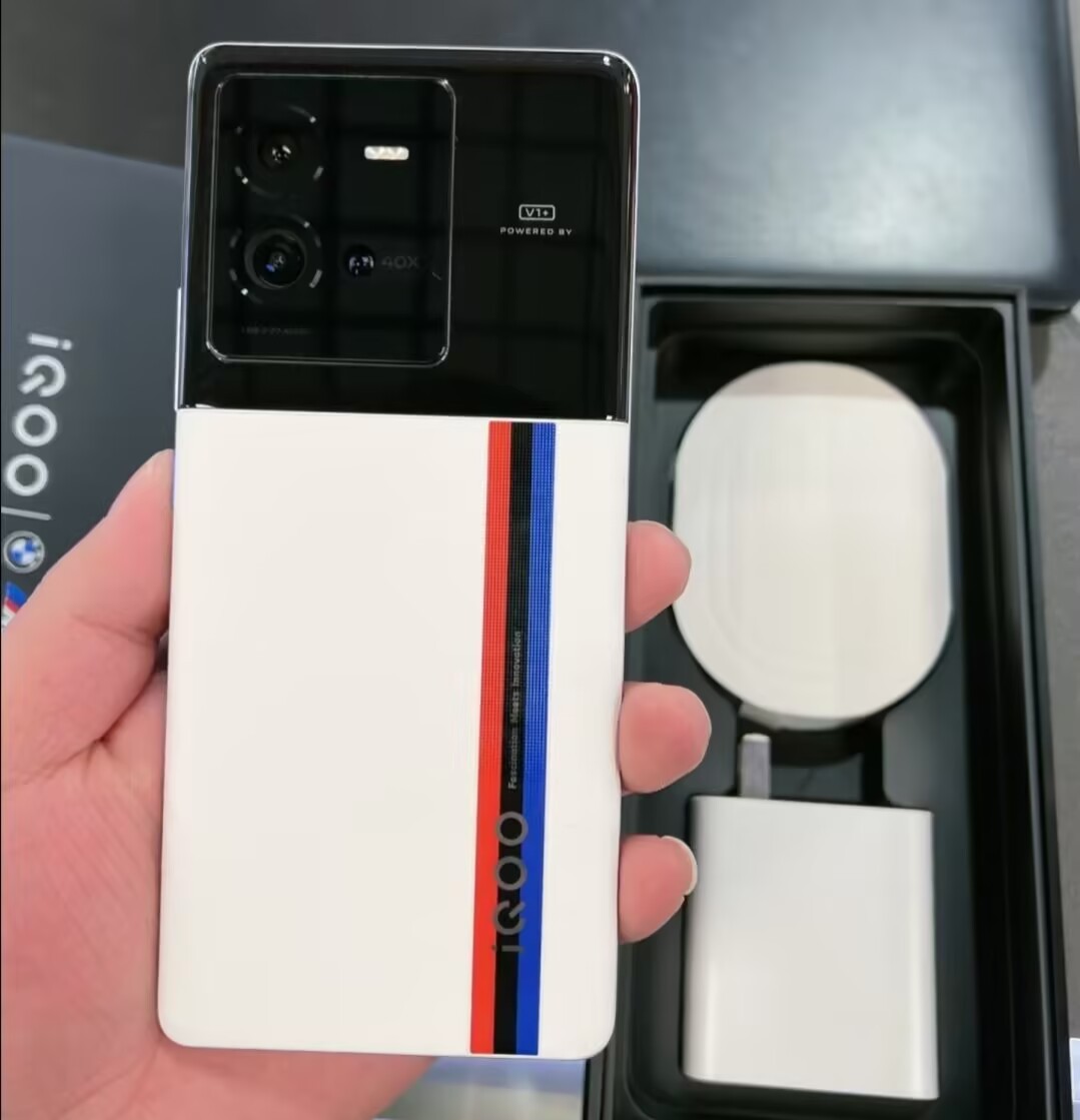 vivo iQOO 10 Pro 5G 6.78" 50MP 256/512GB Snapdragon 8+ Gen 1 Android 12 4700mAh storage 12+256GB Colour Please note the color。