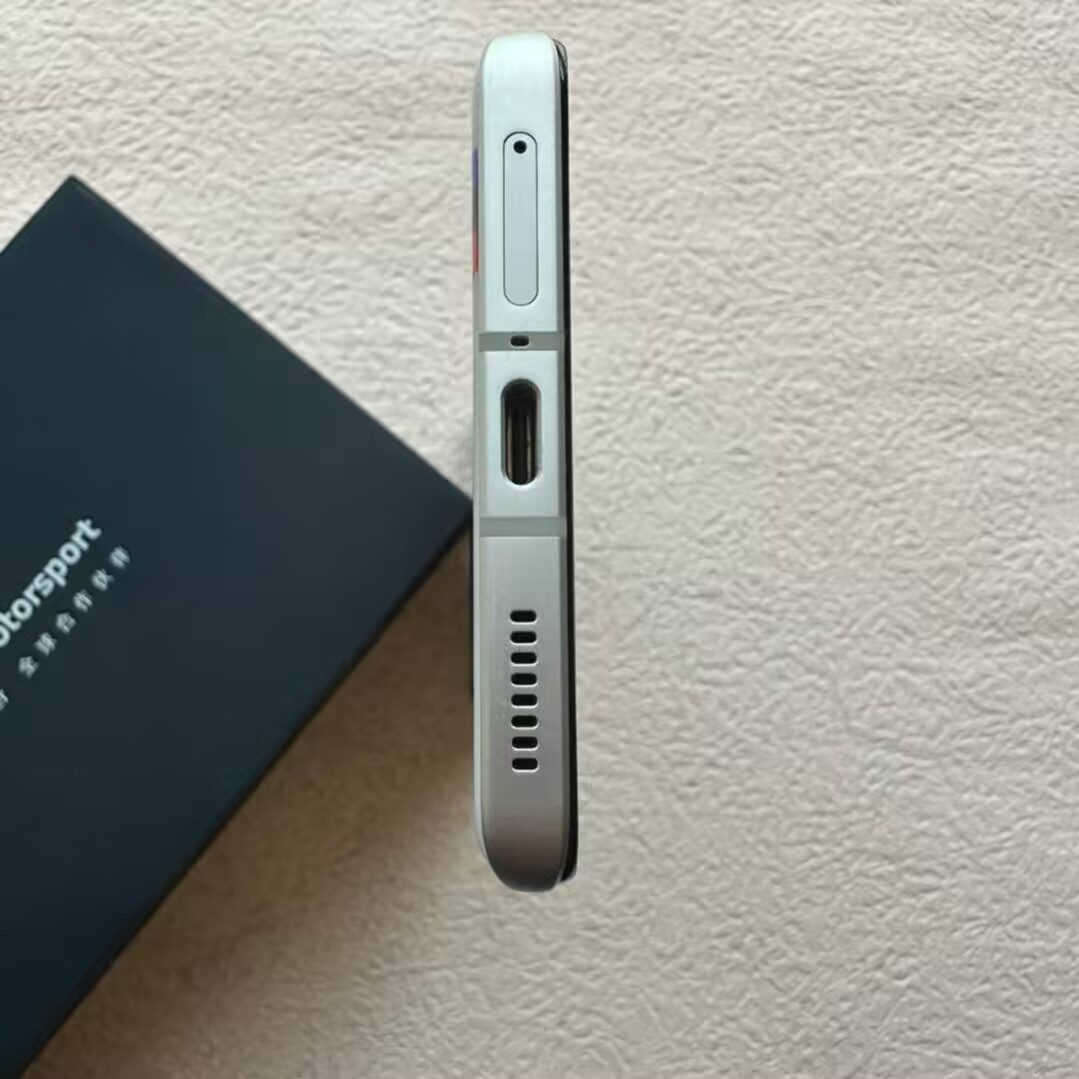 vivo iQOO 10 5G 6.78" 50MP 256/512GB Snapdragon 8+ Gen 1 Android 12 4700mAh storage 12+256GB Colour Please note the color。 - Image 4