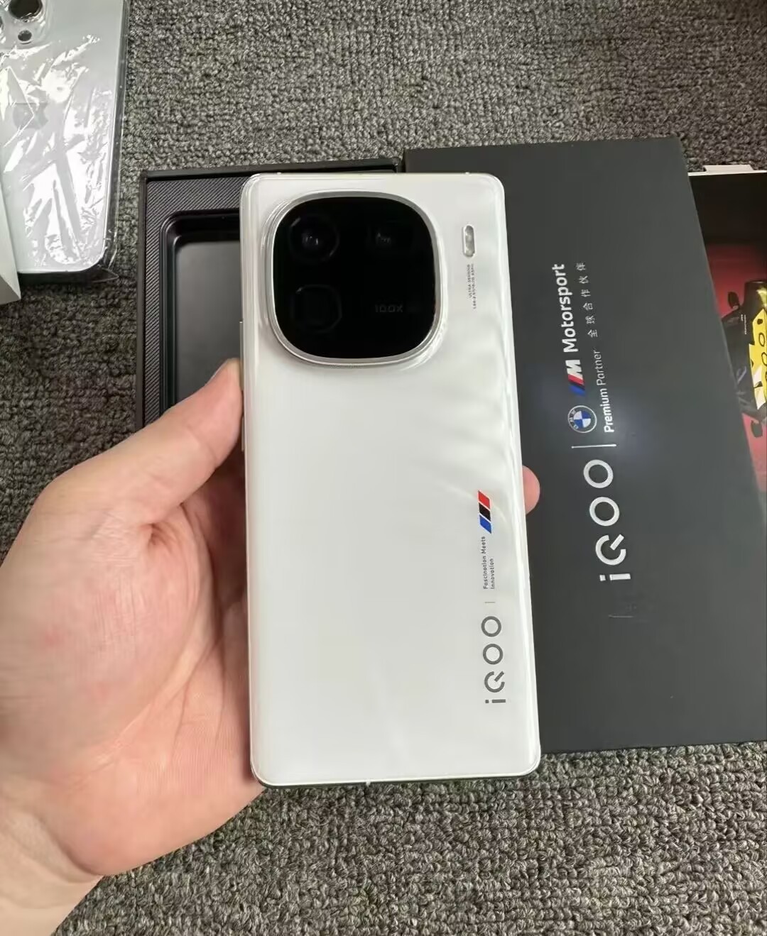 vivo iQOO 12 Pro 5G 6.78" 64MP Snapdragon 8 Gen 3 5100mAh Android storage 256GB 16GB Colour Black