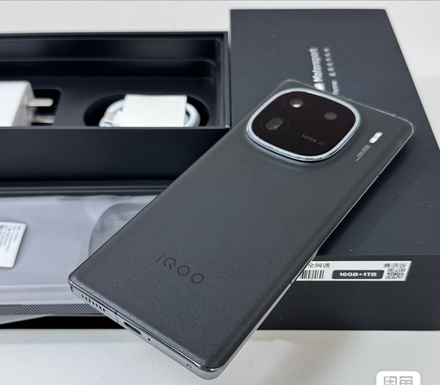 vivo iQOO 12 Pro 5G 6.78" 64MP Snapdragon 8 Gen 3 5100mAh Android storage 256GB 16GB Colour Black - Image 5