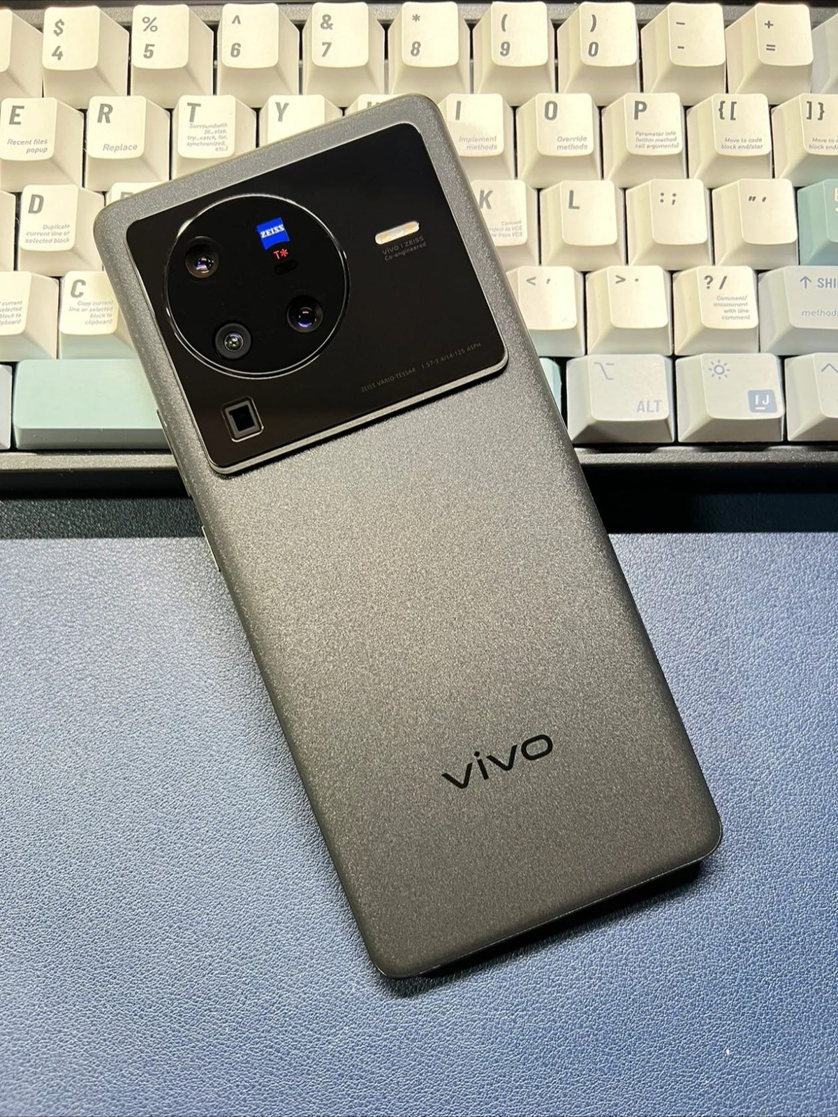 vivo X80 Pro 6.78" 50MP 256GB 512GB Snapdragon 8 Gen 1 Android 12 CN version in order Charger Included Yes storage 8GB+256GB - Image 14