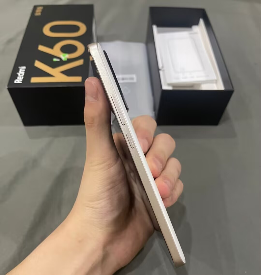 Very Good Xiaomi Redmi K60 Ultra Android 13 Mediatek Dimensity 9200+ 5G Color Random color Package Mobile phone + charger Storage Capacity 12+256GB - Image 3