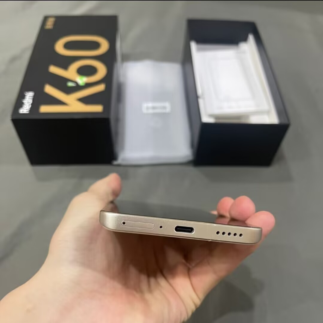 Very Good Xiaomi Redmi K60 Ultra Android 13 Mediatek Dimensity 9200+ 5G Color Random color Package Mobile phone + charger Storage Capacity 12+256GB - Image 5