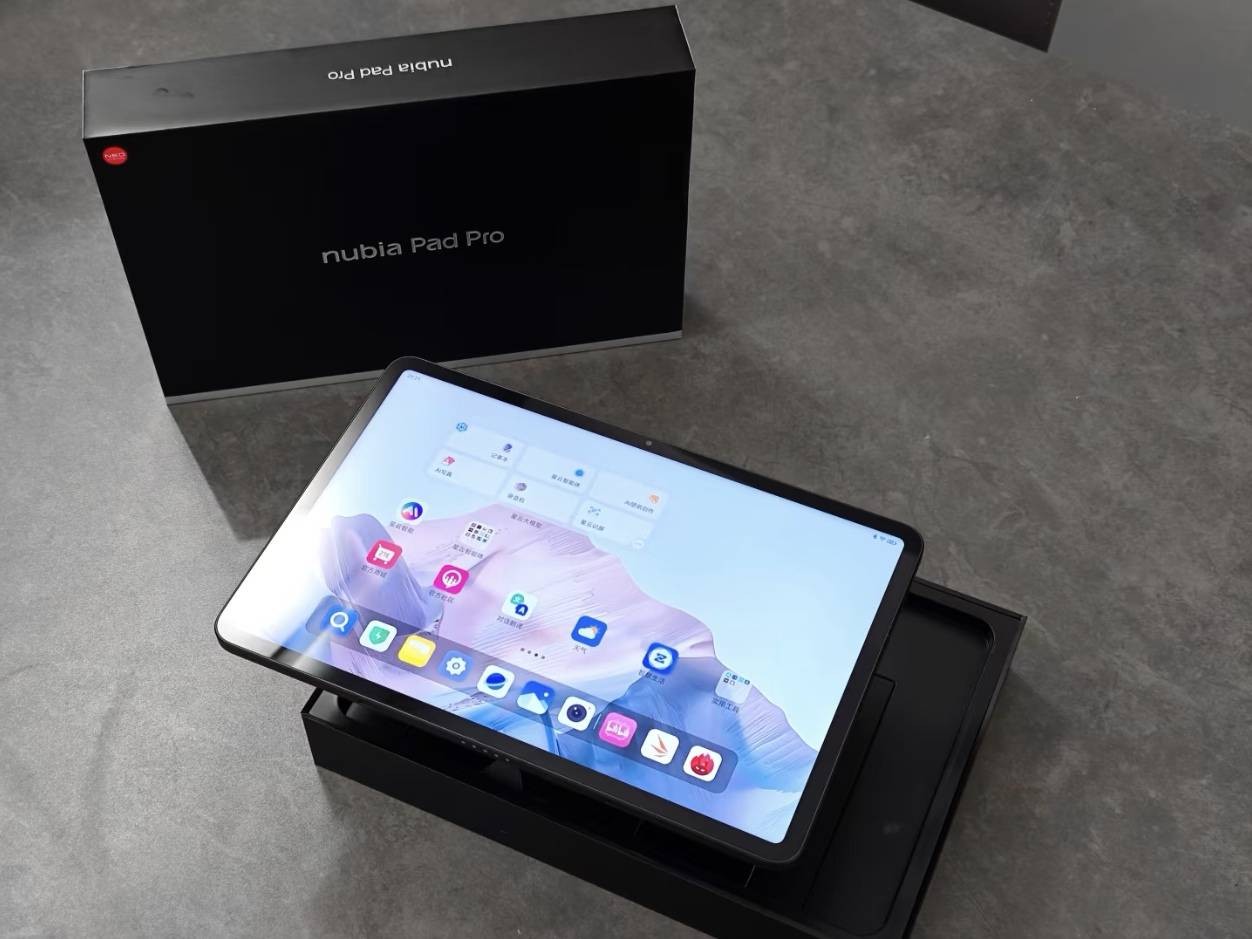 ZTE nubia Pad Pro 10.9“ 13MP Wi-Fi Snapdragon 8 Gen 3 10100mAh Android 15 Storage 8+256GB Color random color. - Image 4