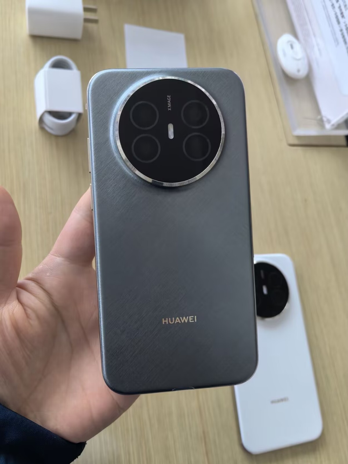 Huawei Mate 70 Air 7.0" 50MP 256/512GB Kirin 9020A 6500mAh HarmonyOS Unlocked Storage Capacity 12+512GB Colour Random color - Image 6