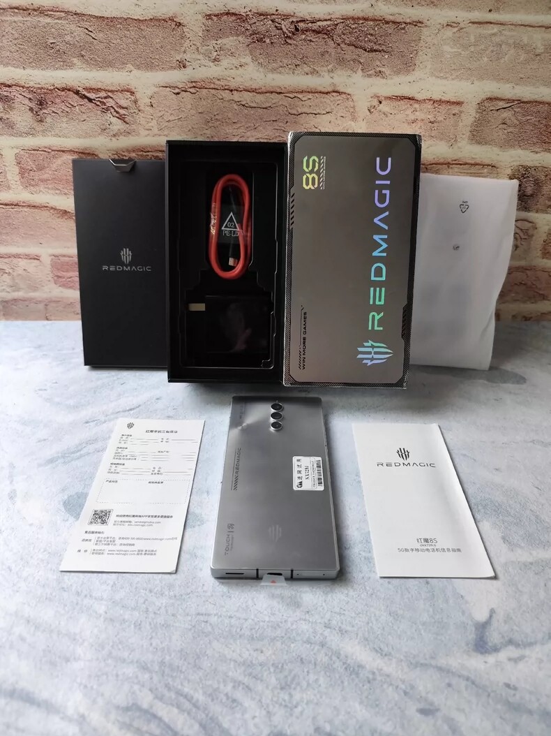 Global ZTE nubia RedMagic 8S Pro 5G 6.8" 64MP Snapdragon Unlocked game phone Storage Capacity 8+256GB Colour Random color - Image 3